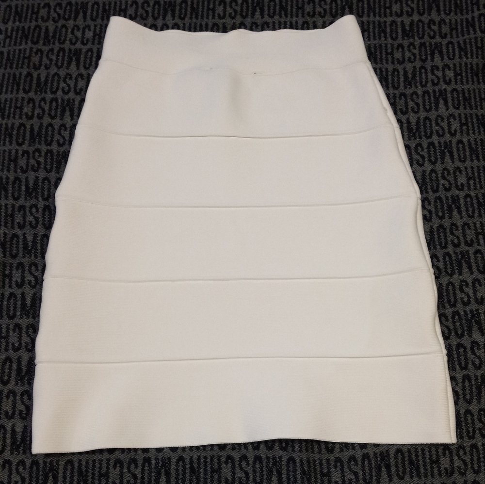 BCBG Max Azria white Mini Bandage Skirt XS